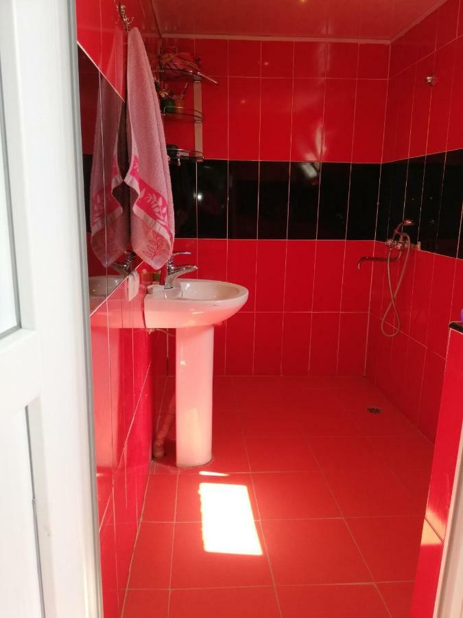 Udabno Naili Hotell Eksteriør bilde